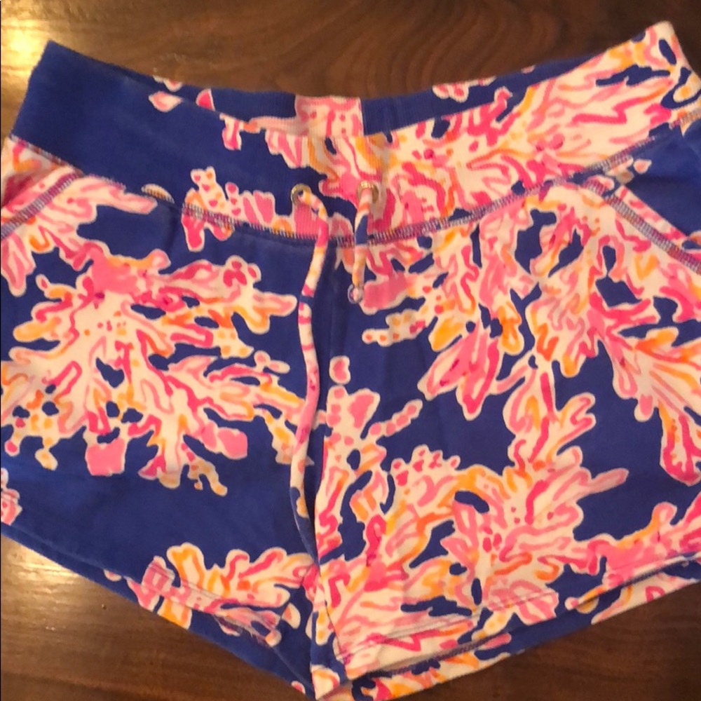 Lilly Pulitzer Coral Reef Shorts Small
